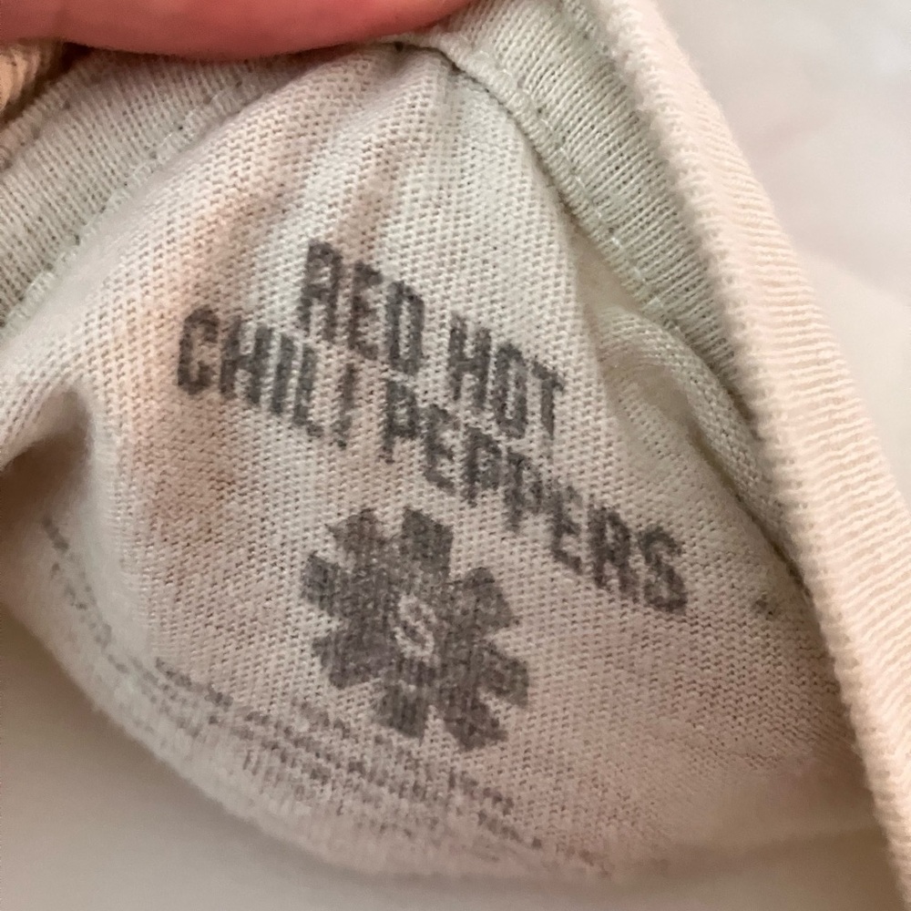 Red Hot Chili Peppers t-Shirt! - Picture 4 of 4